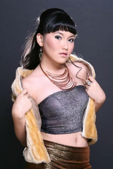 seleb dengan alis tipis © berbagai sumber