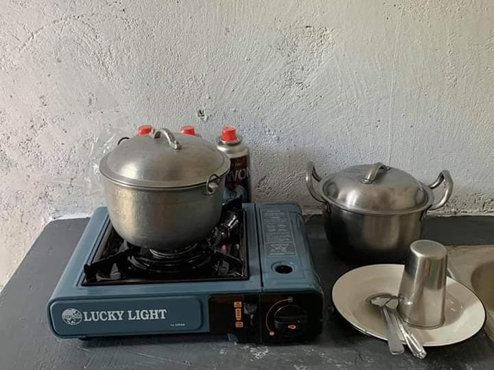 gubuk reyot seng direnovasi jadi apik © Facebook/Emylia Dahlans