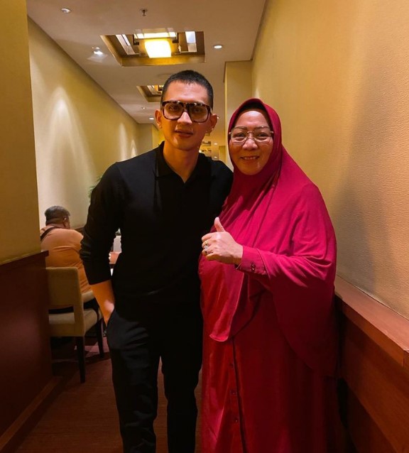kedekatan Rezky Aditya dan mertua © Instagram