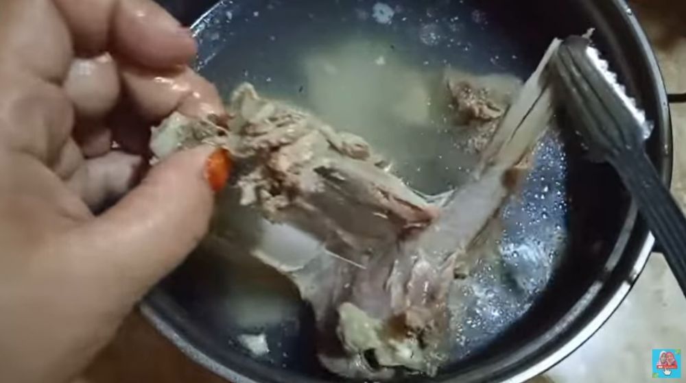 Tak perlu presto atau bahan tambahan, begini cara merebus daging agar empuk dalam 10 menit