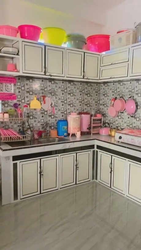 rumah panggung interior serba emas © TikTok/@nhiaantho rumah panggung interior serba emas © TikTok/@nhiaantho