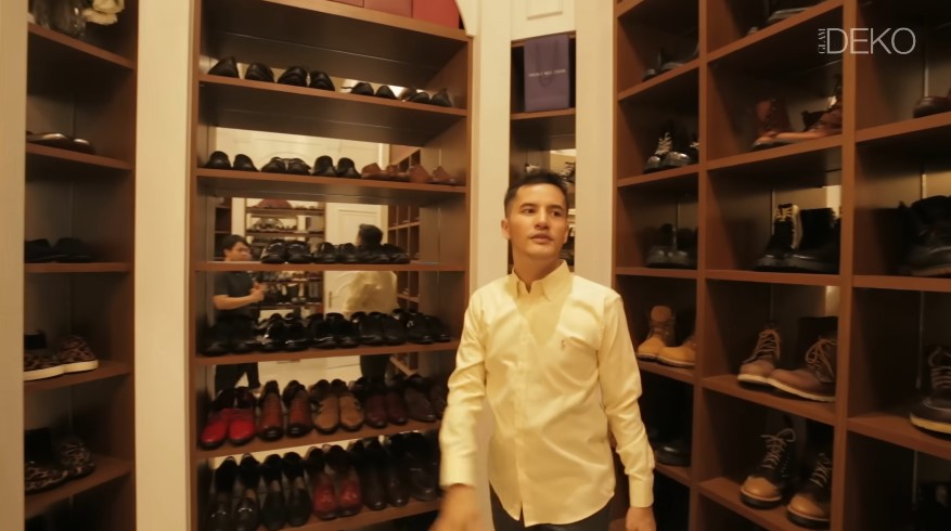 Rumah mewah Dato Aliff © YouTube