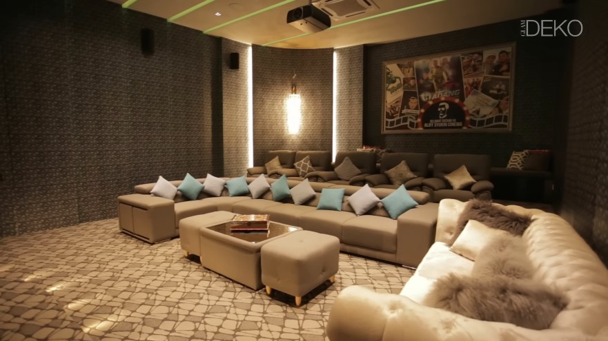 Rumah mewah Dato Aliff © YouTube