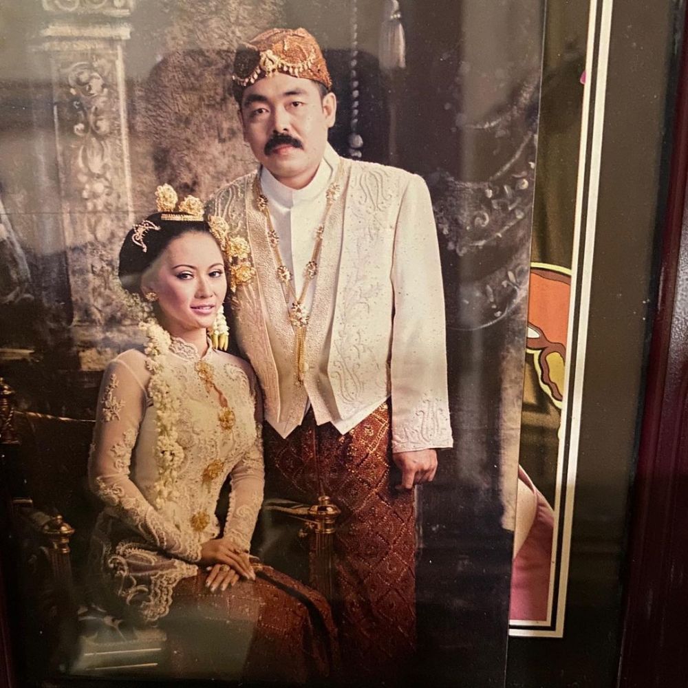 potret lawas pernikahan seleb yang nikah lebih dari dua dekade © berbagai sumber