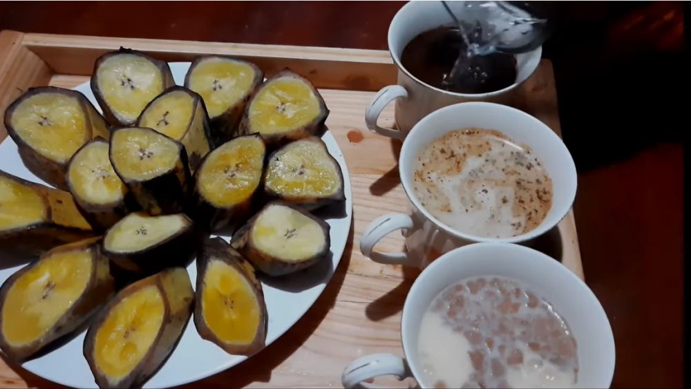 Trik mengukus pisang agar warnanya tetap cerah, kulit utuh, tak menghitam, dan kelembekan