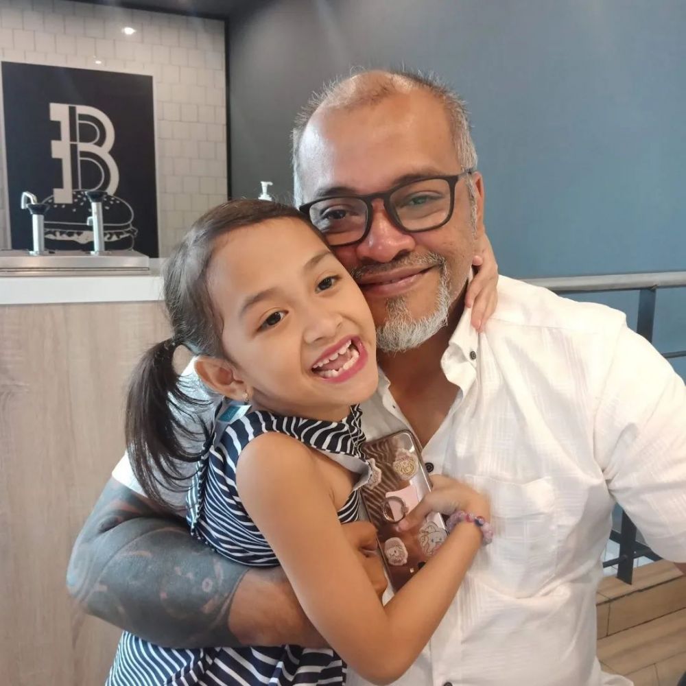 kedekatan suami wenny ariani dan kekey © Instagram/@wenny_kekey_real