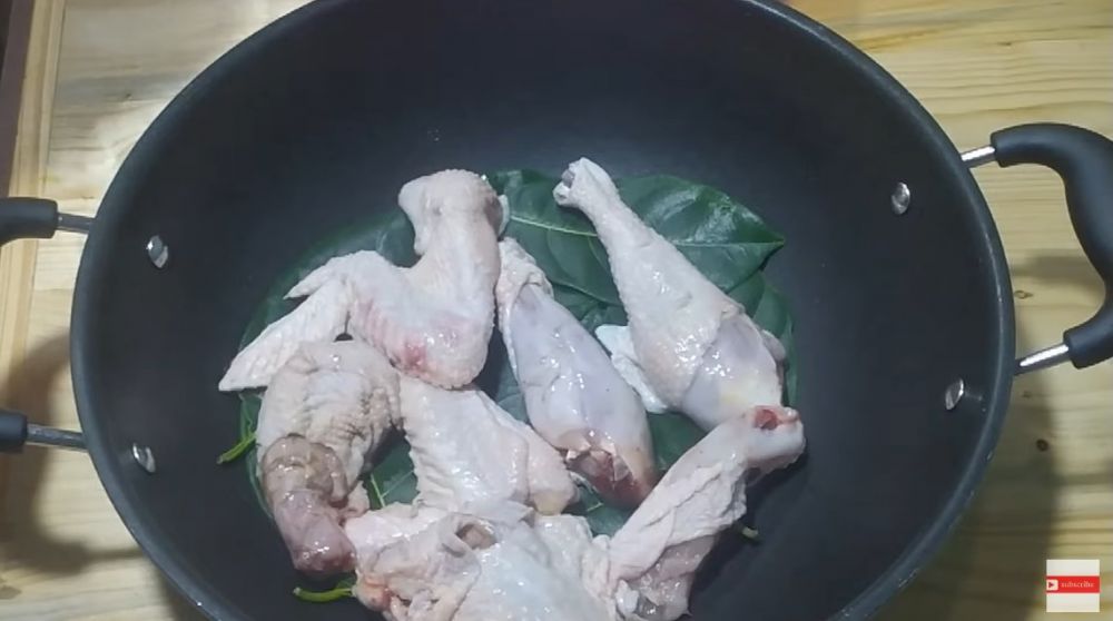 Tanpa presto, ini cara ampuh mengempukkan ayam kampung pakai 1 jenis daun
