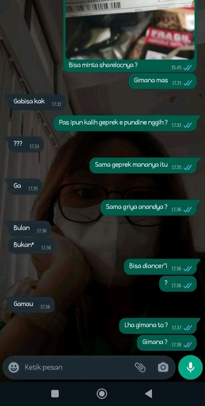 Chat kurir mau antar barang © Twitter
