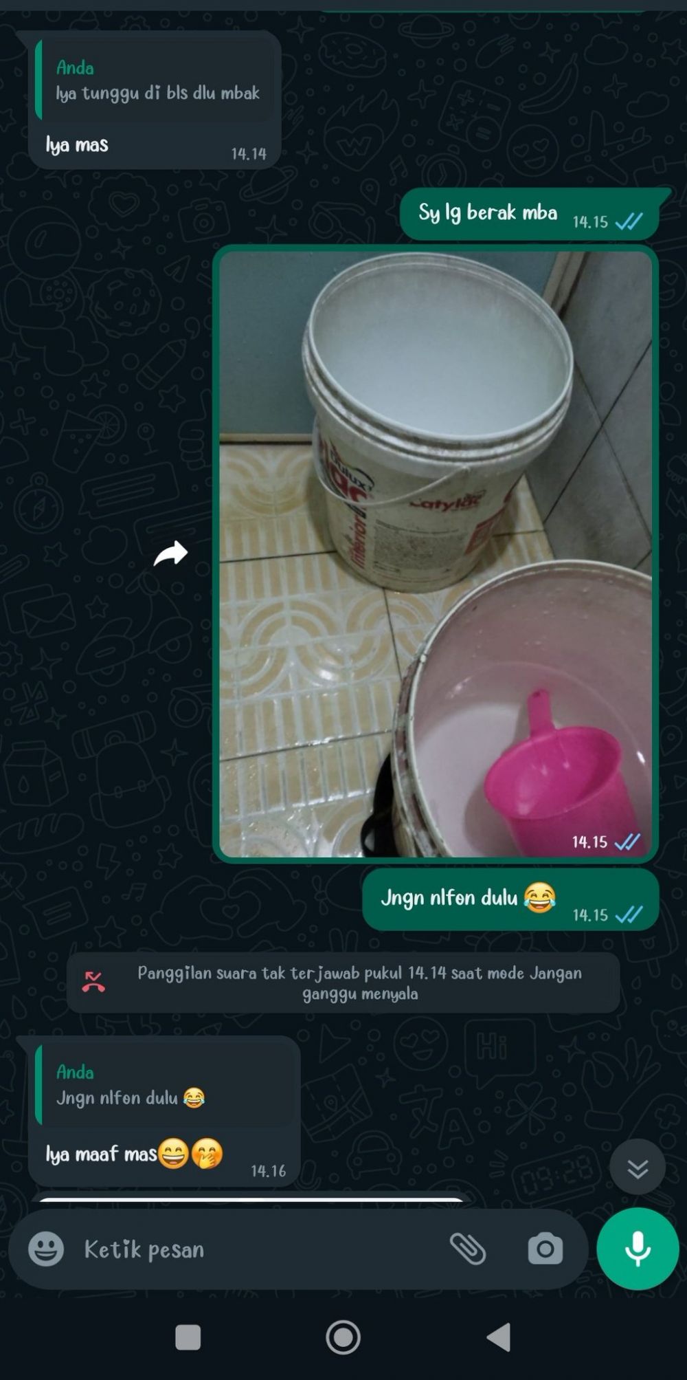 Chat kurir mau antar barang © Twitter