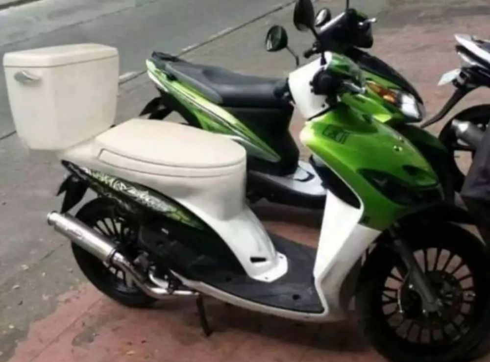Potret motor nyeleneh bikin orang pada nengok Berbagai sumber Potret motor nyeleneh bikin orang pada nengok Berbagai sumber