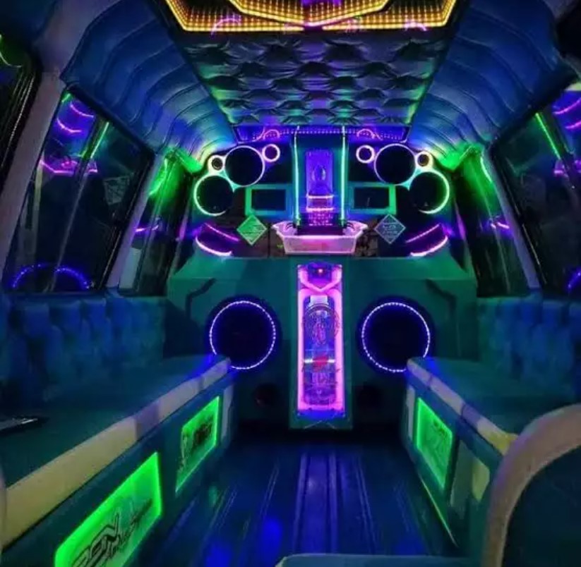 17 Potret kocak interior angkutan umum Berbagai sumber 17 Potret kocak interior angkutan umum Berbagai sumber