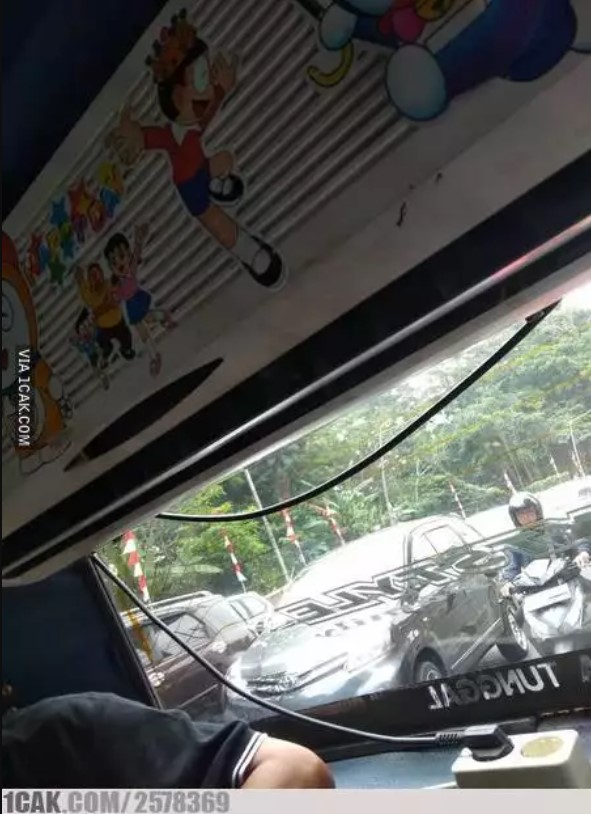 17 Potret kocak interior angkutan umum Berbagai sumber