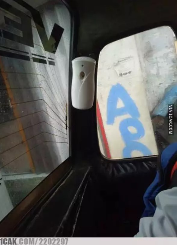 17 Potret kocak interior angkutan umum Berbagai sumber