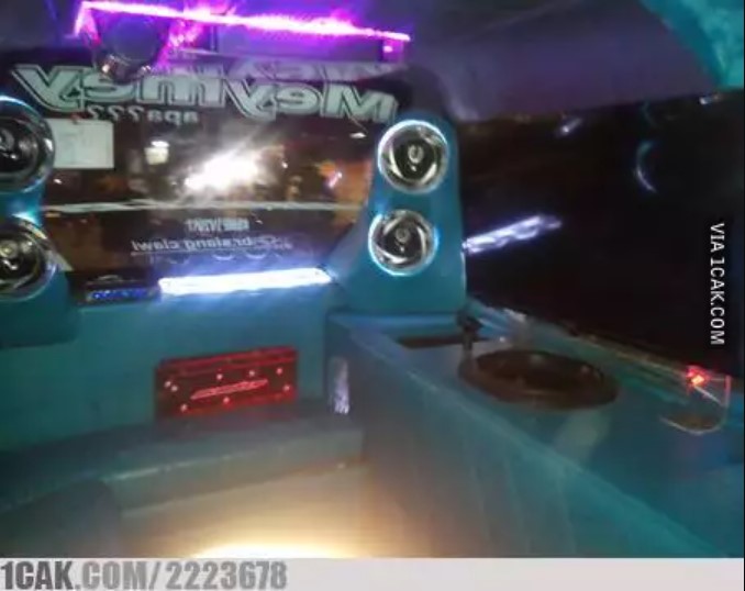 17 Potret kocak interior angkutan umum Berbagai sumber