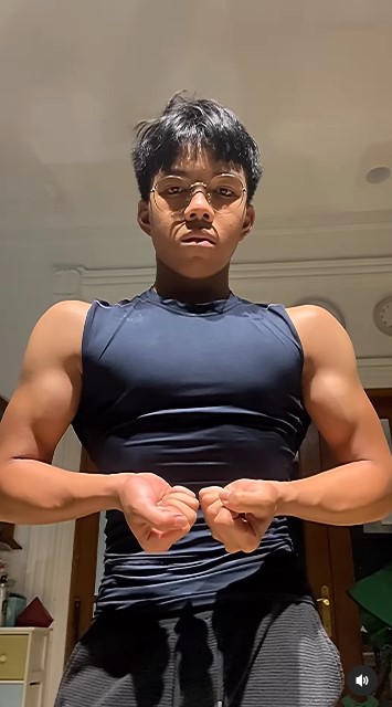 potret terbaru Muntaz adik Atta © Instagram