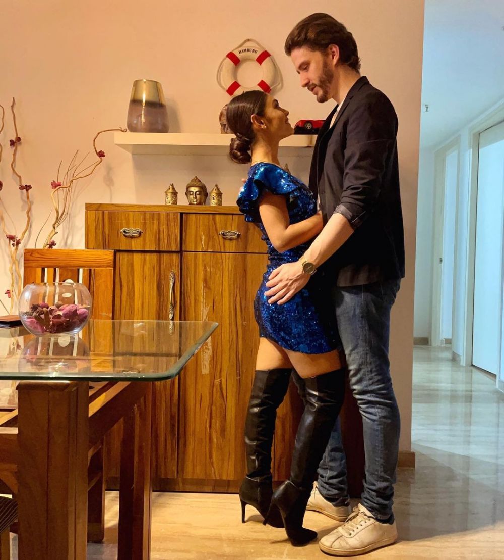 Anak Tapasya dipersunting pria bule © Instagram