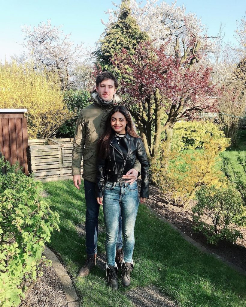 Anak Tapasya dipersunting pria bule © Instagram