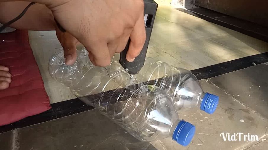 Jangan langsung dibuang, ini cara kreatif menyulap botol bekas jadi rak piring yang cantik dan kokoh
