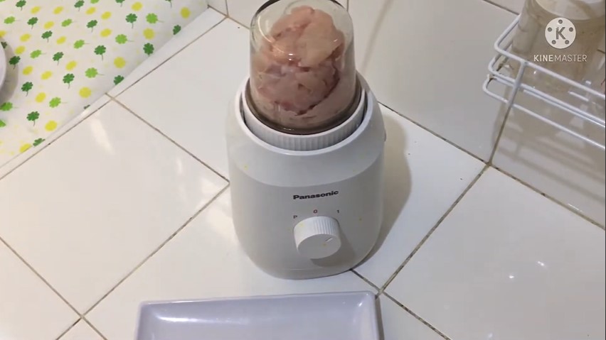 Tanpa ditambah baking soda, ini cara bikin adonan bakso ikan goreng empuk dan tidak kempis