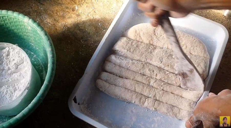 Tanpa perlu ditimbang, ini trik mencetak cimol agar bentuknya bulat mulus dan berukuran sama rata