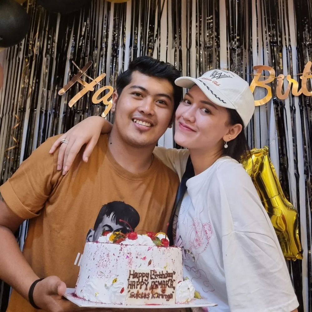 ulang tahun Happy Asmara ke 24 © 2023 brilio.net ulang tahun Happy Asmara ke 24 © 2023 brilio.net