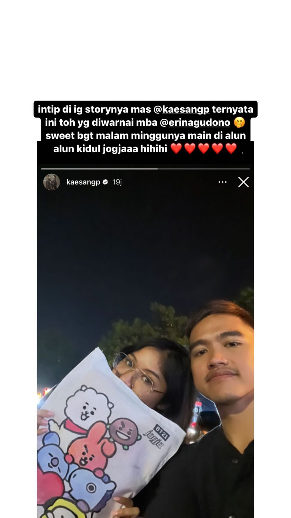 Kaesang dan Erina pacaran di alun-alun © Instagram