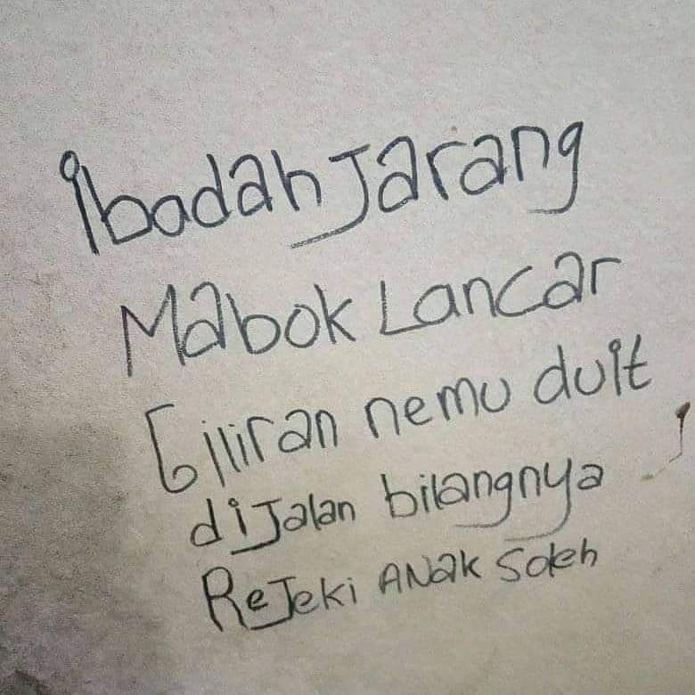 Potret kocak tulisan di tembok Berbagai sumber