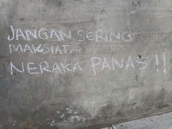 Potret kocak tulisan di tembok Berbagai sumber