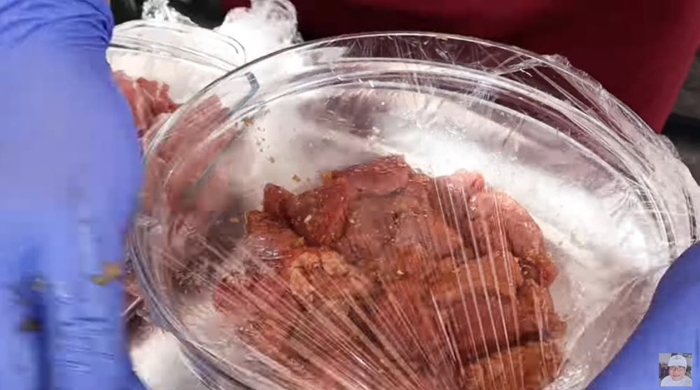 Trik marinasi daging sapi supaya makin empuk tanpa nanas atau daun pepaya, cukup tambah 2 bahan ini