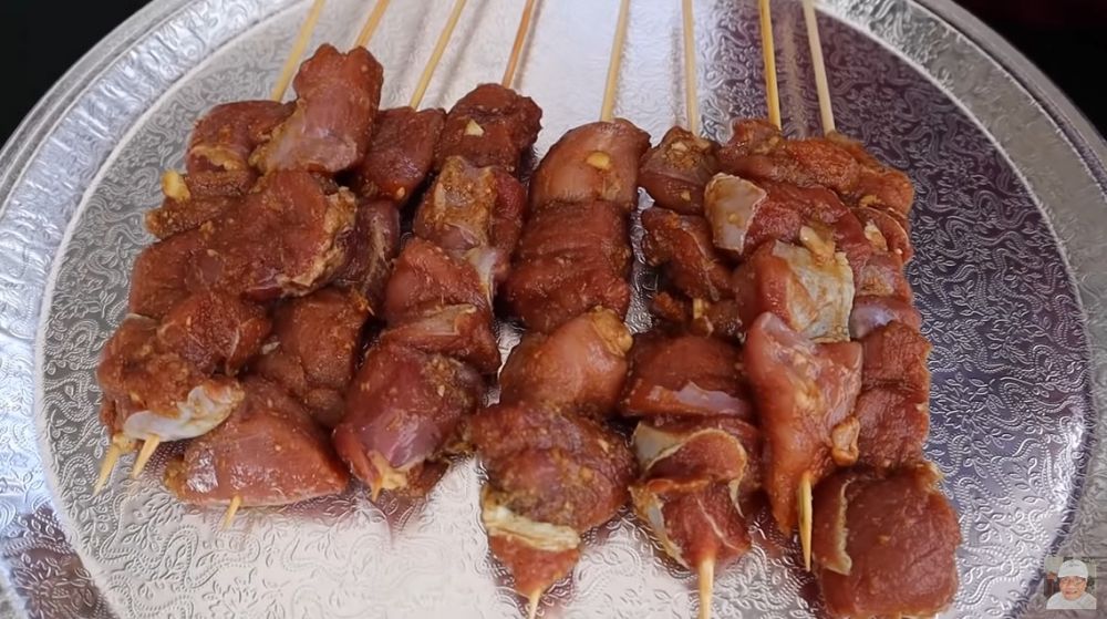 Trik marinasi daging sapi supaya makin empuk tanpa nanas atau daun pepaya, cukup tambah 2 bahan ini