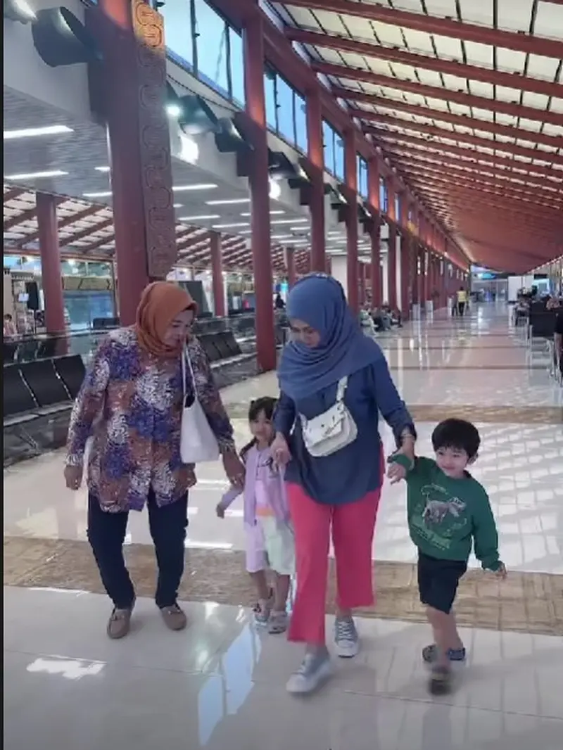 kebersamaan amy qanita dan ibu jeje © berbagai sumber