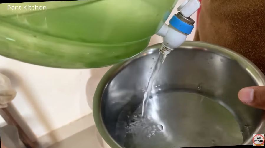 Trik bersihkan lumut di bagian dalam dispenser air agar kinclong lagi cuma pakai 2 bahan dapur