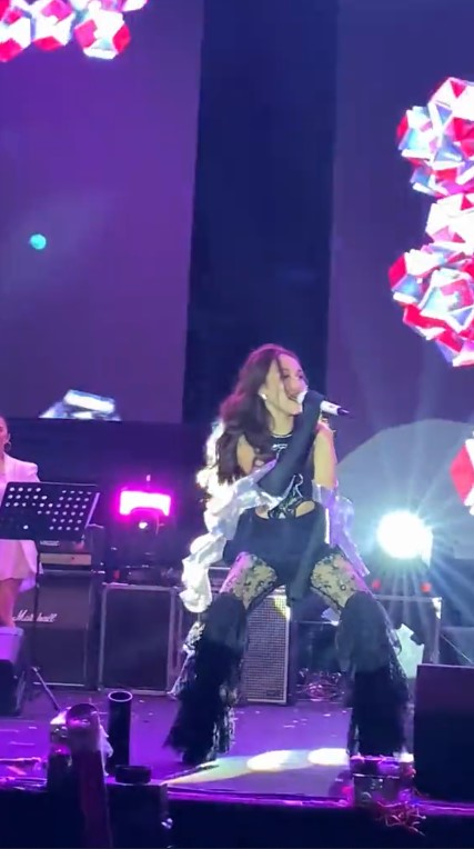 Ayu Ting Ting mirip Jennie © berbagai sumber Ayu Ting Ting mirip Jennie © berbagai sumber