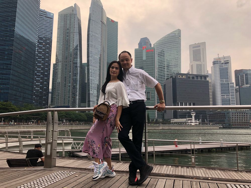 potret pedangdut bareng pasangan liburan ke luar negeri © berbagai sumber