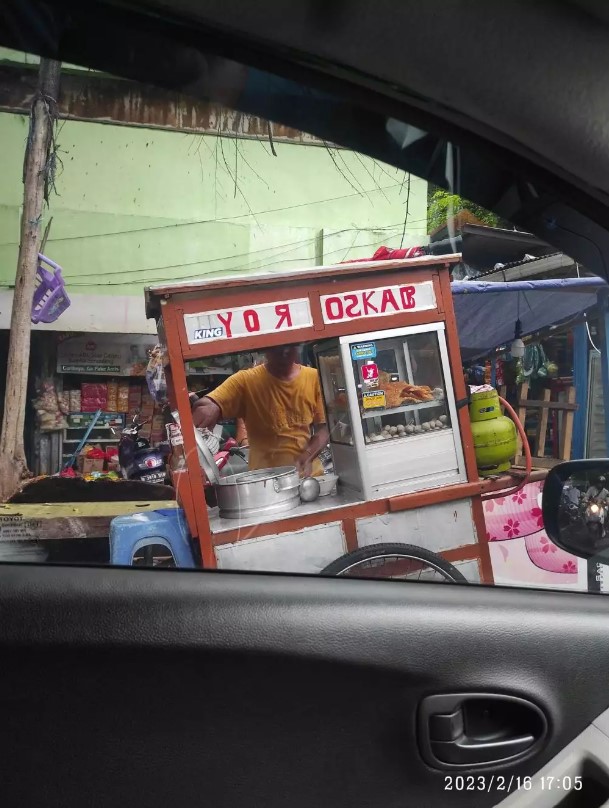 Tulisan di warung bikin belibet Berbagai sumber