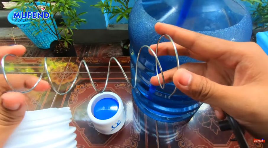 Nggak perlu beli baru, ini cara mudah memperbaiki pompa galon mampet pakai 1 alat sederhana