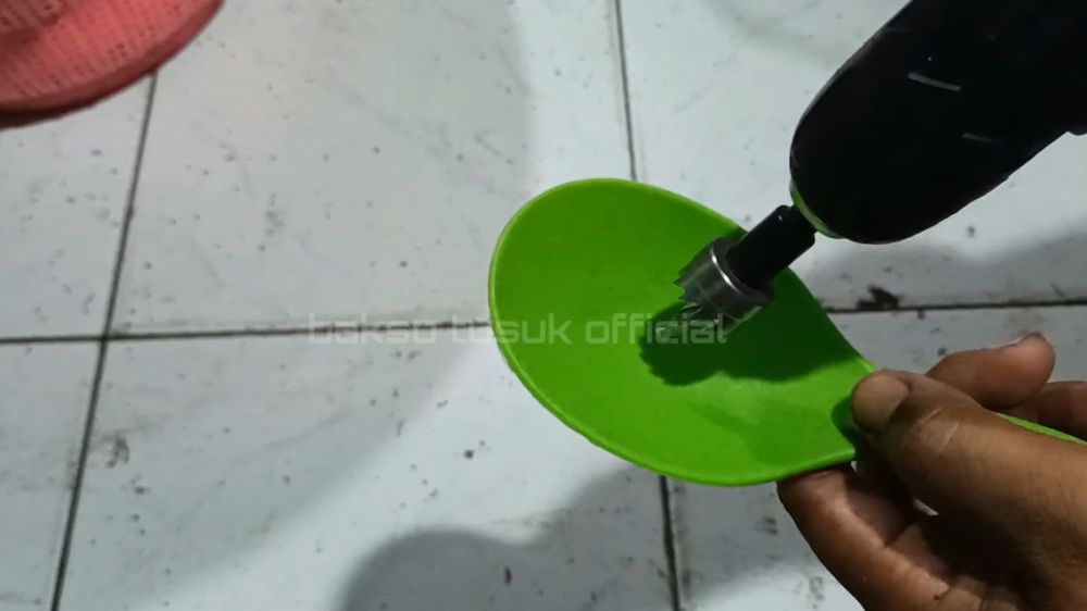 Aksi kreatif warganet membuat cetakan bakso pakai 1 alat dapur ini bikin kagum, bentuknya bulat mulus