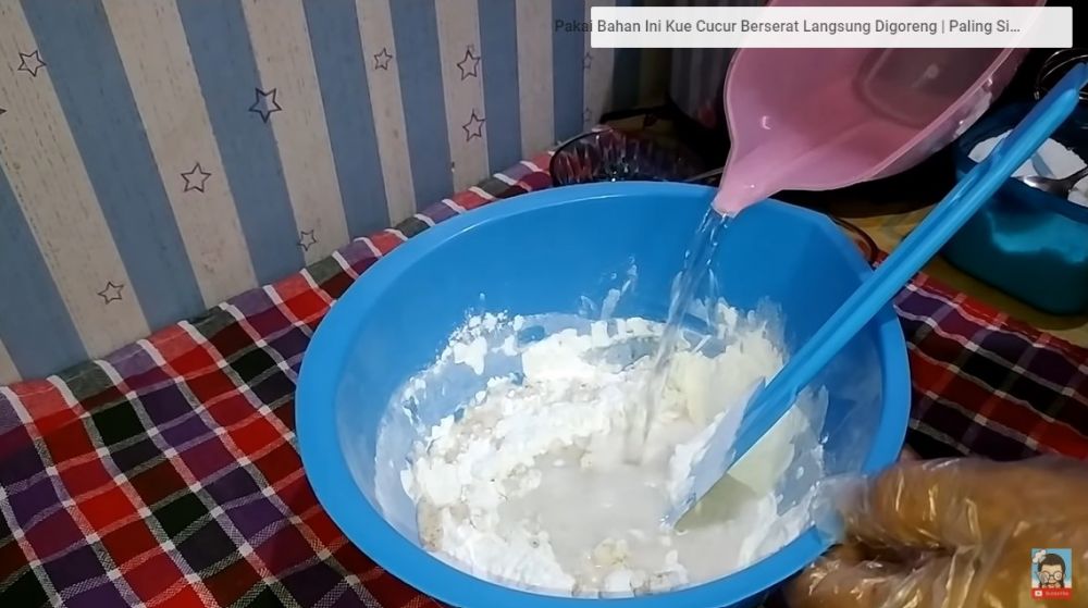 Trik bikin adonan rempeyek jadi super renyah dan minyak tak kotor ini cuma butuh 1 bahan tambahan