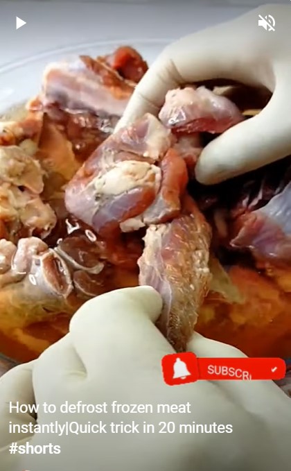 Tak perlu pakai cuka, ini cara mencairkan daging beku dalam 20 menit hanya dengan 2 bahan