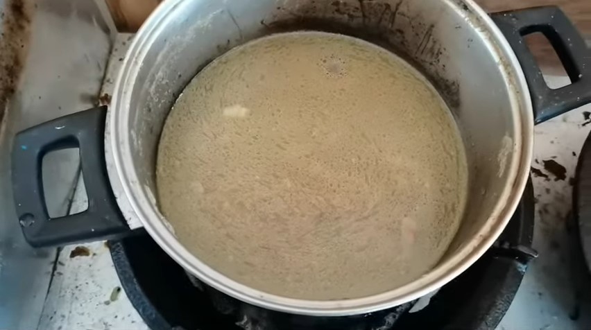 Hemat gas cuma 25 menit, ini cara jitu merebus kikil agar bebas lendir, tak amis, dan antialot