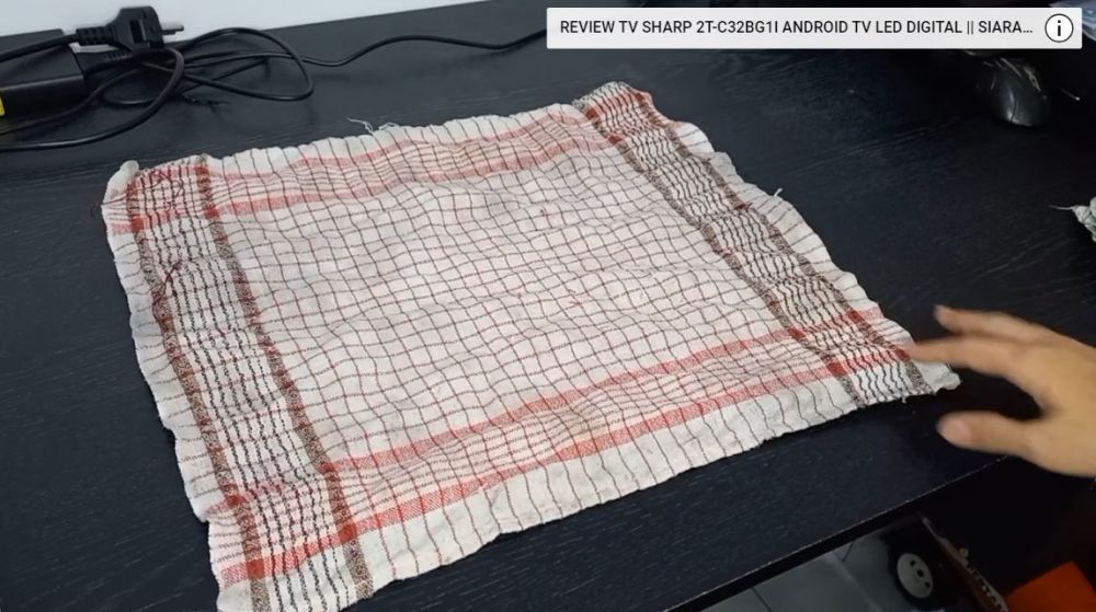 Trik ampuh membersihkan serbet dapur yang kumal dan hitam, pakai 1 bumbu masak