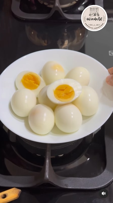 Lebih hemat gas, begini trik merebus telur dalam 5 menit agar matang sempurna dan nggak overcook