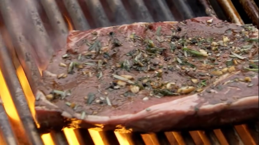 Cara marinasi daging pakai 3 bahan dapur ini ampuh bikin teksturnya lembut tanpa direbus