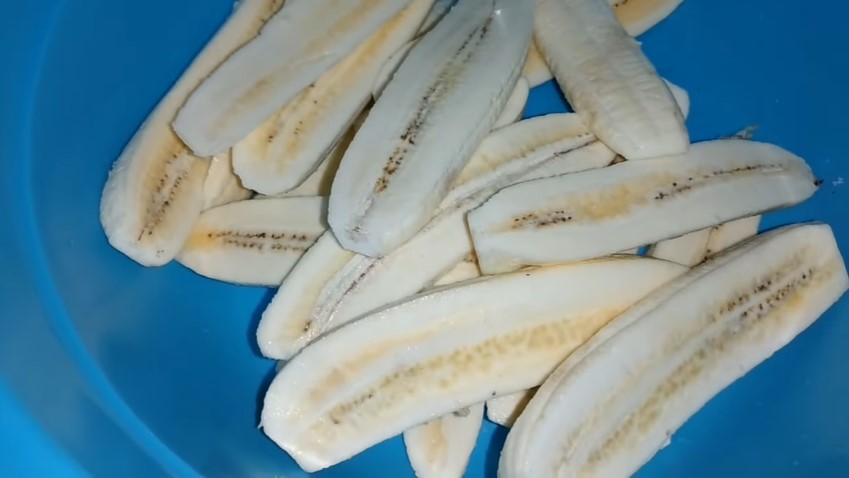 Tanpa pakai tepung, ini cara jitu bikin pisang goreng agar lebih renyah cukup tambah 2 bahan