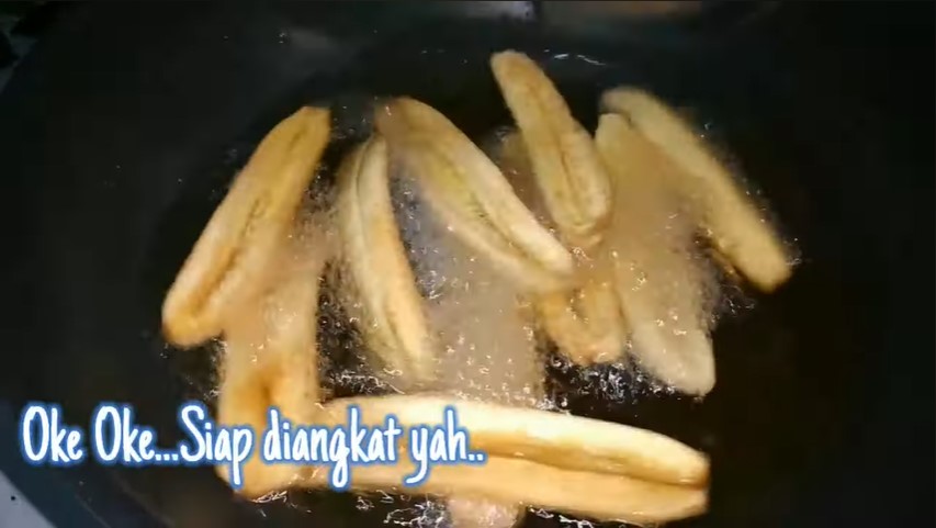 Tanpa pakai tepung, ini cara jitu bikin pisang goreng agar lebih renyah cukup tambah 2 bahan