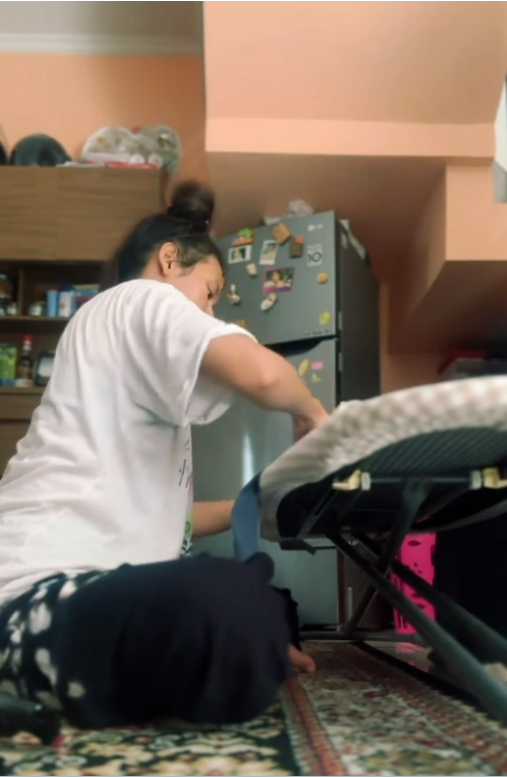 momen indah permatasari urus pekerjaan rumah tanpa ART tuai pujian © berbagai sumber momen indah permatasari urus pekerjaan rumah tanpa ART tuai pujian © berbagai sumber