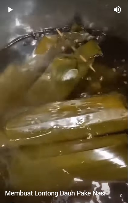 Cuma butuh 5 menit, ini trik merebus lontong daun pisang agar pulen dan hemat gas
