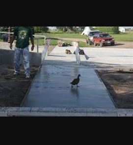 Potret kocak jalan cor rusak Berbagai sumber Potret kocak jalan cor rusak Berbagai sumber