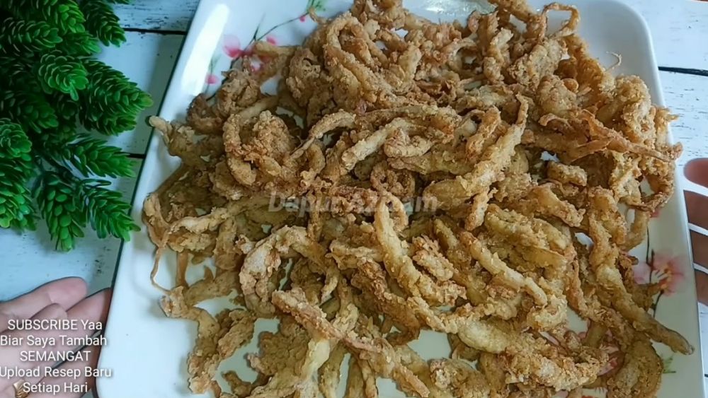 Cuma pakai tepung terigu, begini trik membuat jamur krispi yang renyah dan tak menyerap banyak minyak