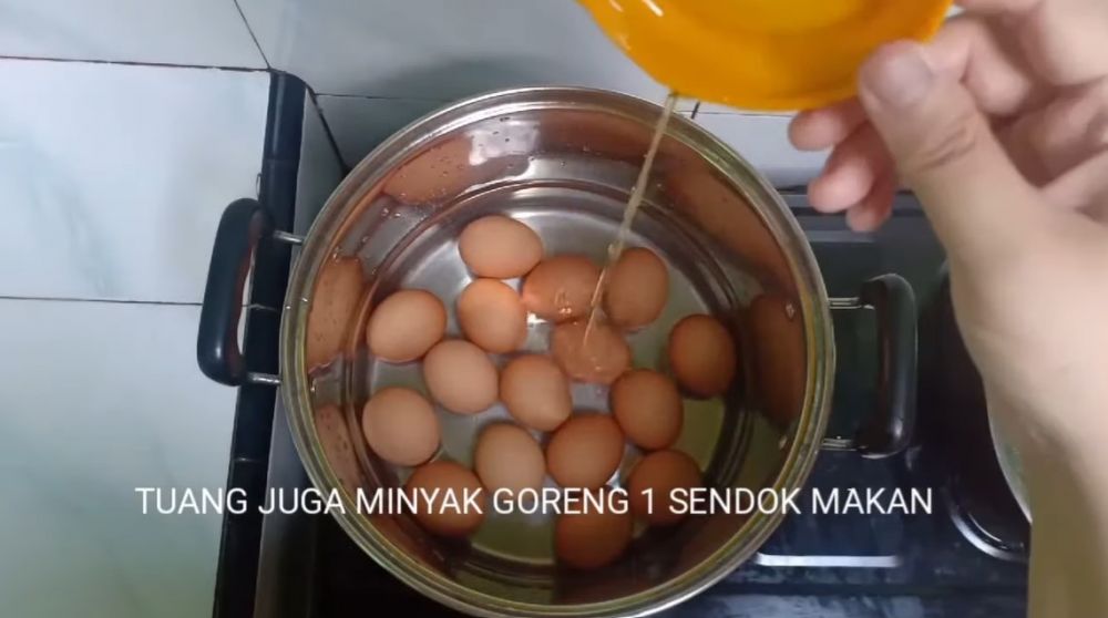 Trik merebus telur jumlah banyak hanya dalam 5 menit, bisa matang sempurna pakai 2 bahan dapur